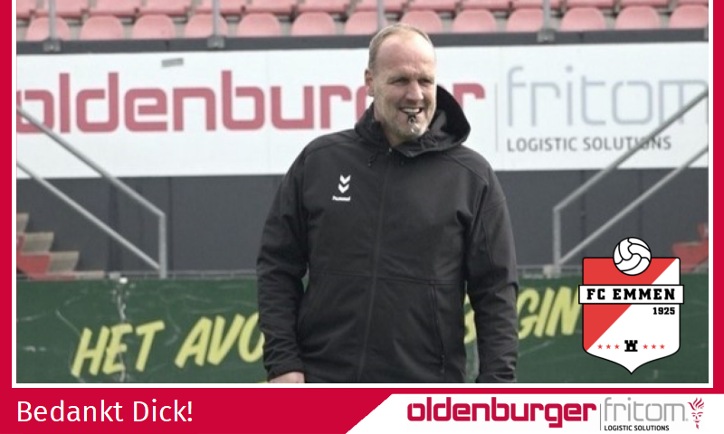 FC Emmen business partner Oldenburger|Fritom bedankt trainer Dick Lukkien.