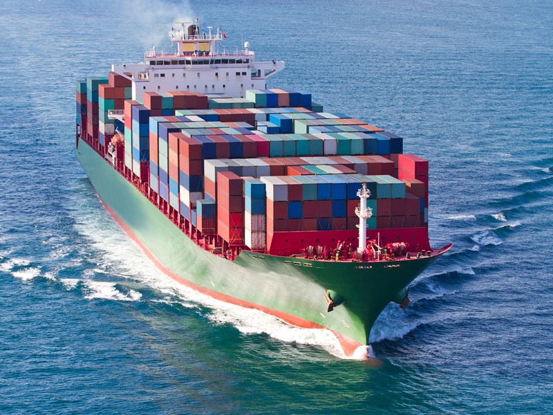 Oldenburger|Fritom bietet Seefracht von 20 Fuß Containern und 40 Fuß Containern an.