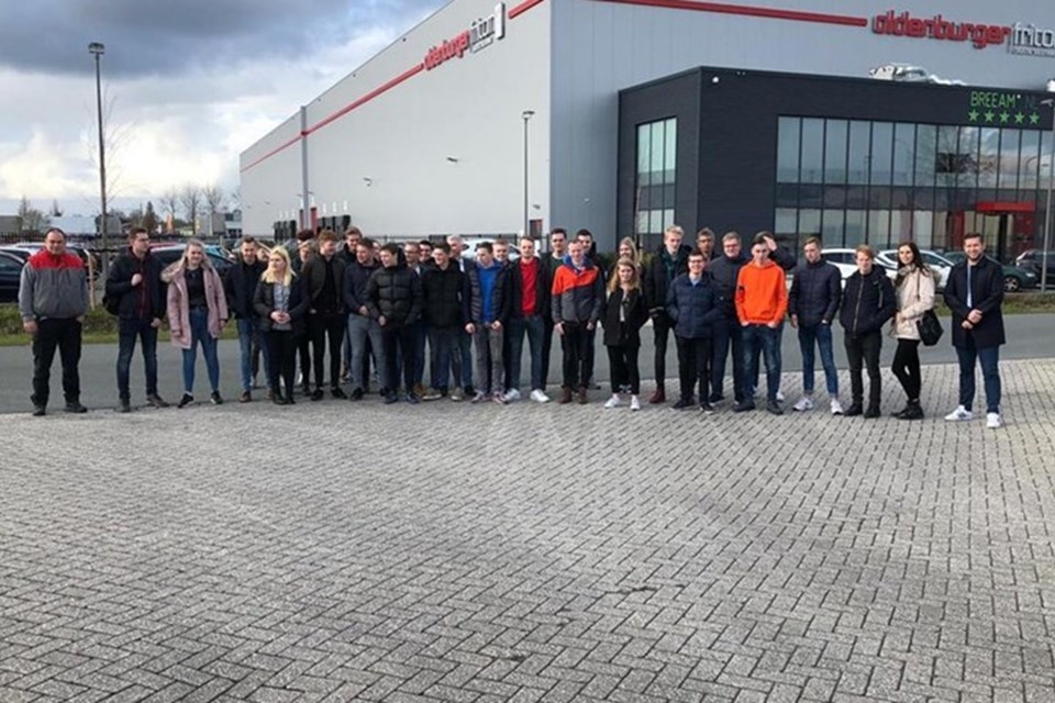 Studenten von berufsvorbereitender Sekundarunterricht, NHL Stenden und Noorderpoort besuchen Oldenburger|Fritom regelmäßig.