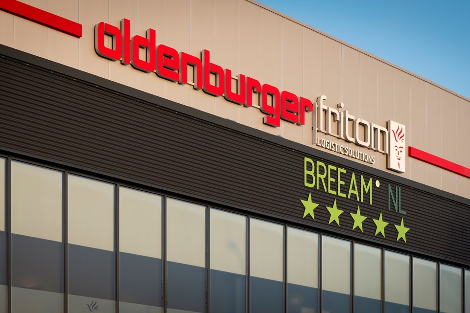 Oldenburger|Fritom beschikt in Veendam over een BREEAM Outstanding distributiecentrum met geavanceerde duurzame installaties.